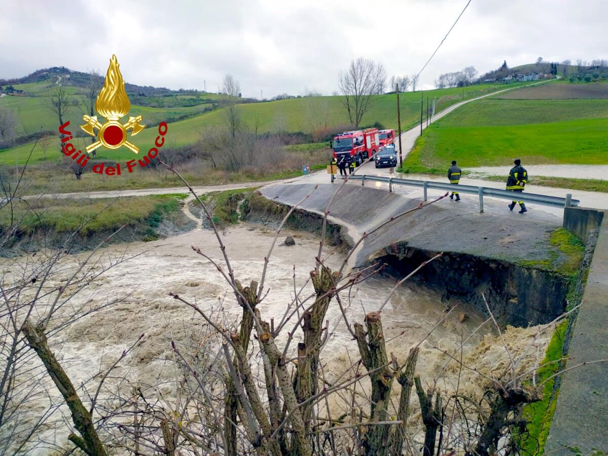 Maltempo. Numerosi interventi dei Vigili del fuoco di Avellino. - 