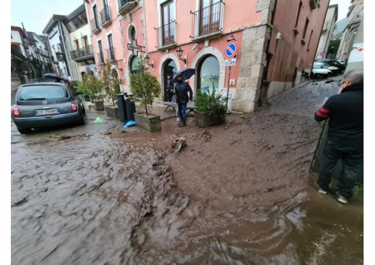 All'Irpinia  neanche un centesimo per i danni causati a beni pubblici e privati dall’alluvione di fine settembre 2020. - 
