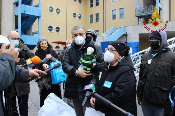 Avellino. La Befana ai piccoli degenti del reparto pedatria del Moscati.