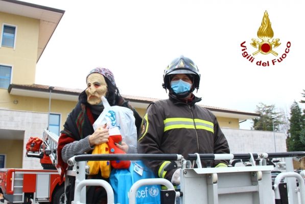 Avellino. La Befana ai piccoli degenti del reparto pedatria del Moscati.