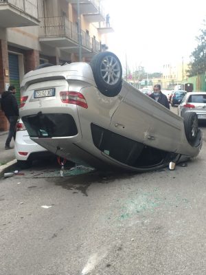 Benevento. Spettacolare incidente in via M.Planco