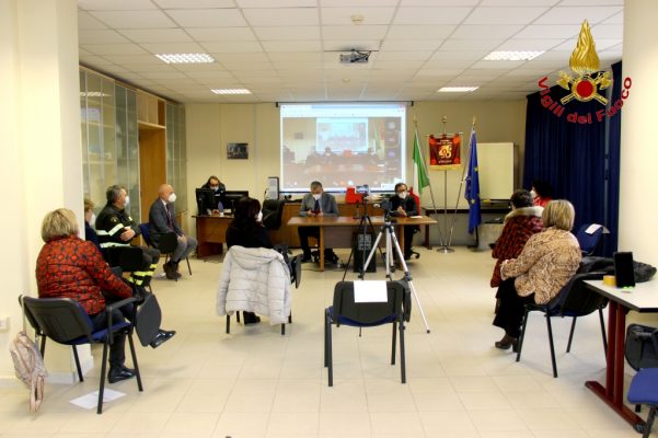Vigili del fuoco Avellino. Consegna delle benemerenze al personale amministrativo collocato a riposo per raggiunti limiti di età