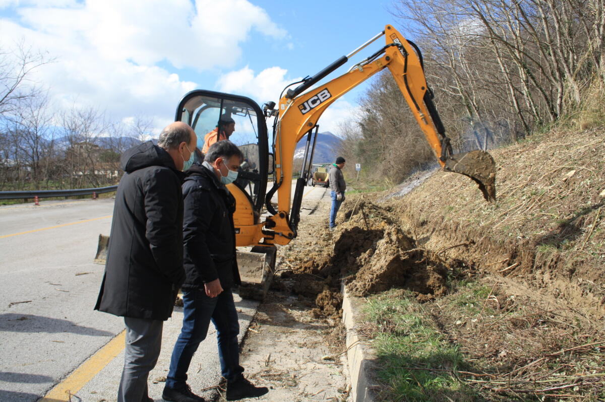 Cominciati i lavori per la riapertura della Fondo Valle Vitulanese. - 
