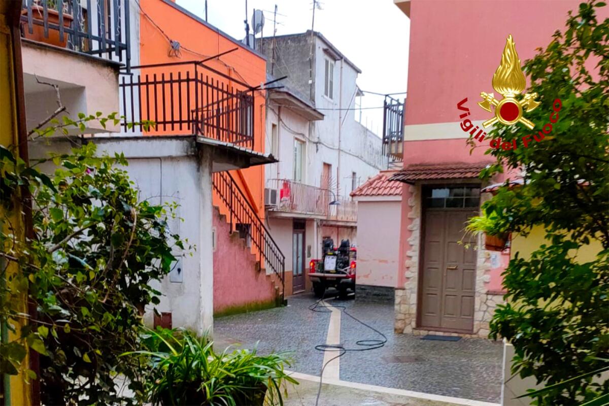 Sperone. Incendio in un'abitazione residenziale. - 