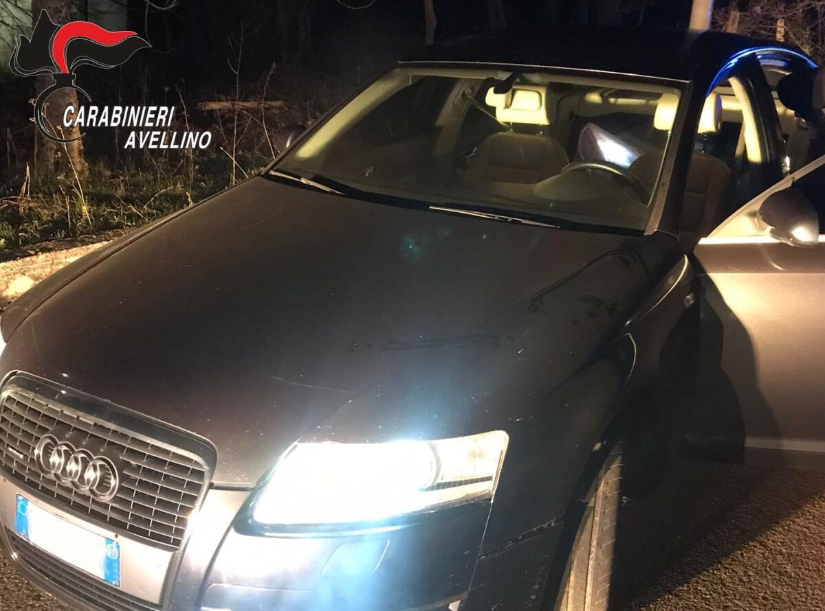 Montemarano. Inseguimento nella notte: i ladri abbandonano l’auto e la refurtiva e scappano a piedi. - 