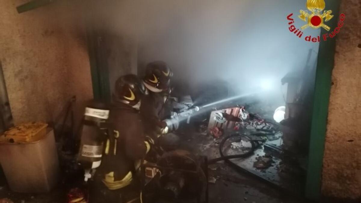 Mercogliano. Incendio in un garage condominiale - 