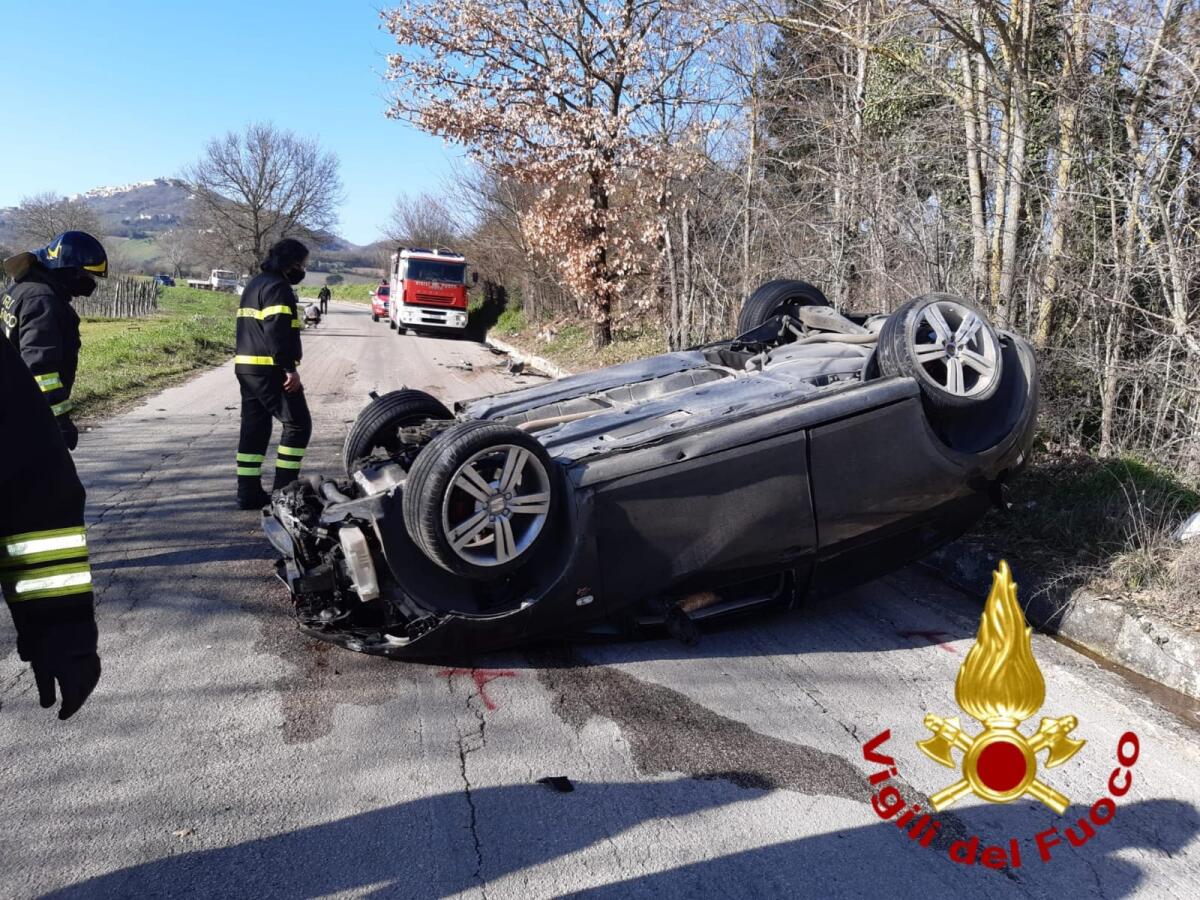 Pietradefusi. Una ragazza di 27 anni ferita in un incidente stradale. - 