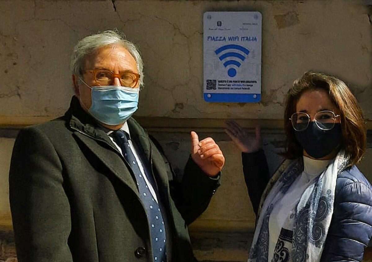 Sant'Agata dei Goti. “Piazza WiFi Italia” - 