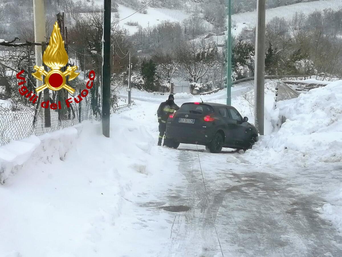 Decine di interventi dei Vigili del fuoco di Avellino. - 