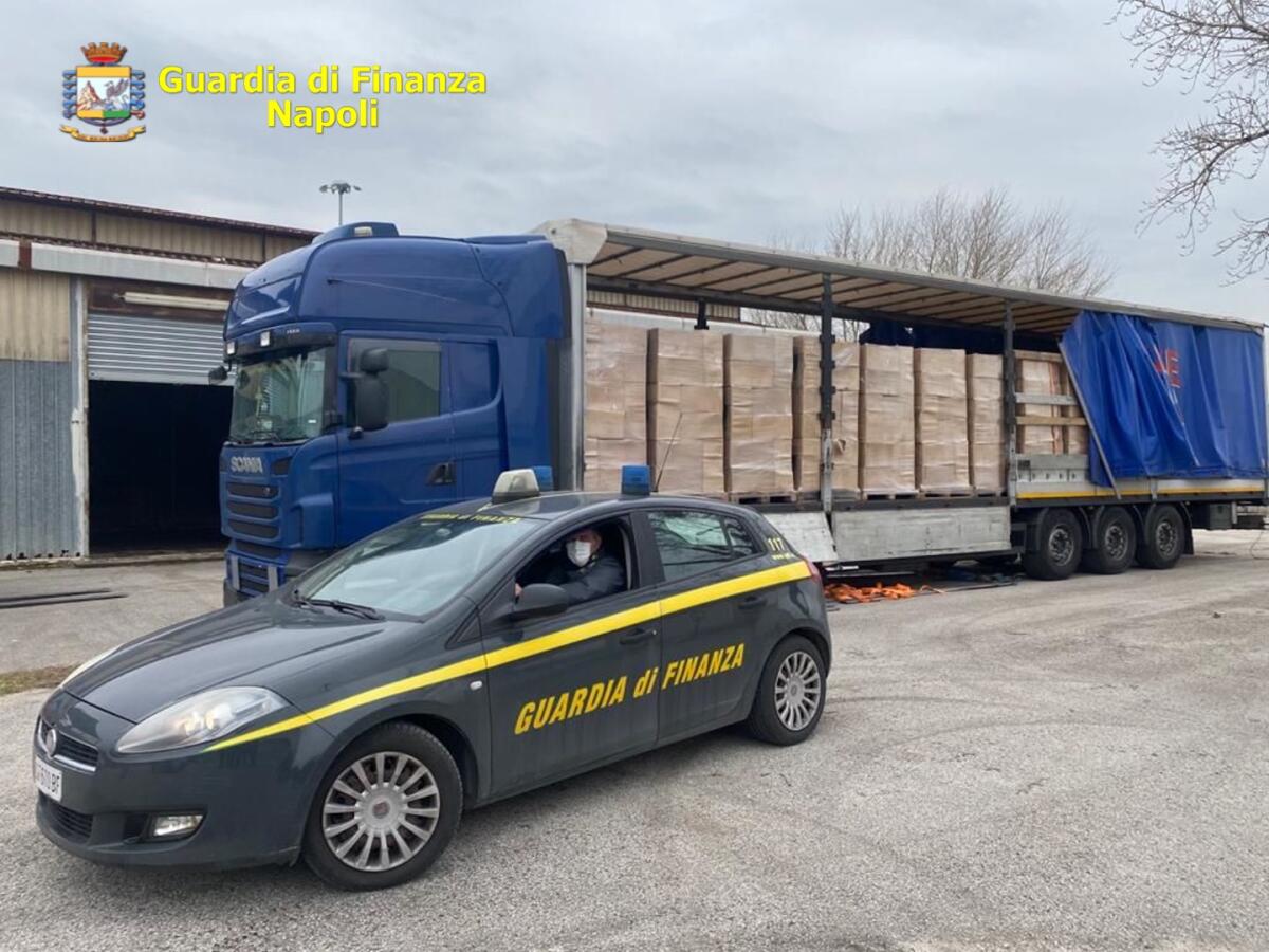 Arrestati 7 contrabbandieri e sequestrate 4 tonnellate di sigarette. - 