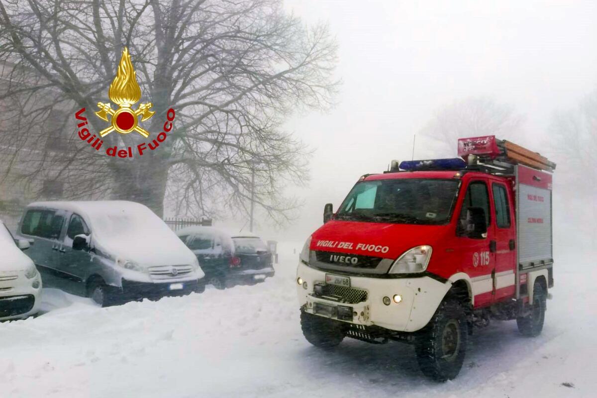 Montevergine. Soccorsi a Campo Maggiore quattro ragazzi e un cane bloccati in auto - 