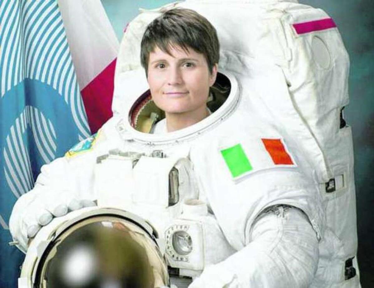 Samantha Cristoforetti e il Crocifisso nello Spazio. - 