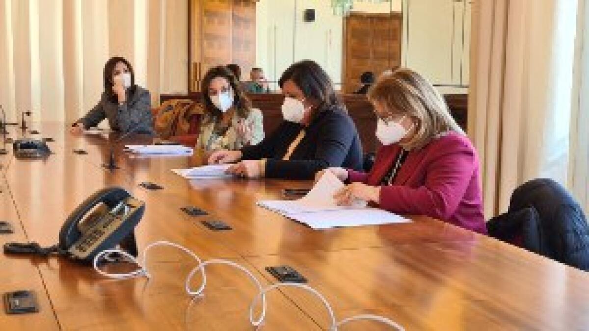 M5S: “Taglio stipendi 118, disabili e docenti invaccinabili. Il ministero interverrà su criticità Campania” - 