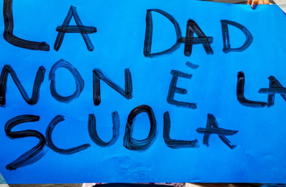 In Campania due giornate di 'sciopero' attraverso la disconnessione dalla Dad. - 