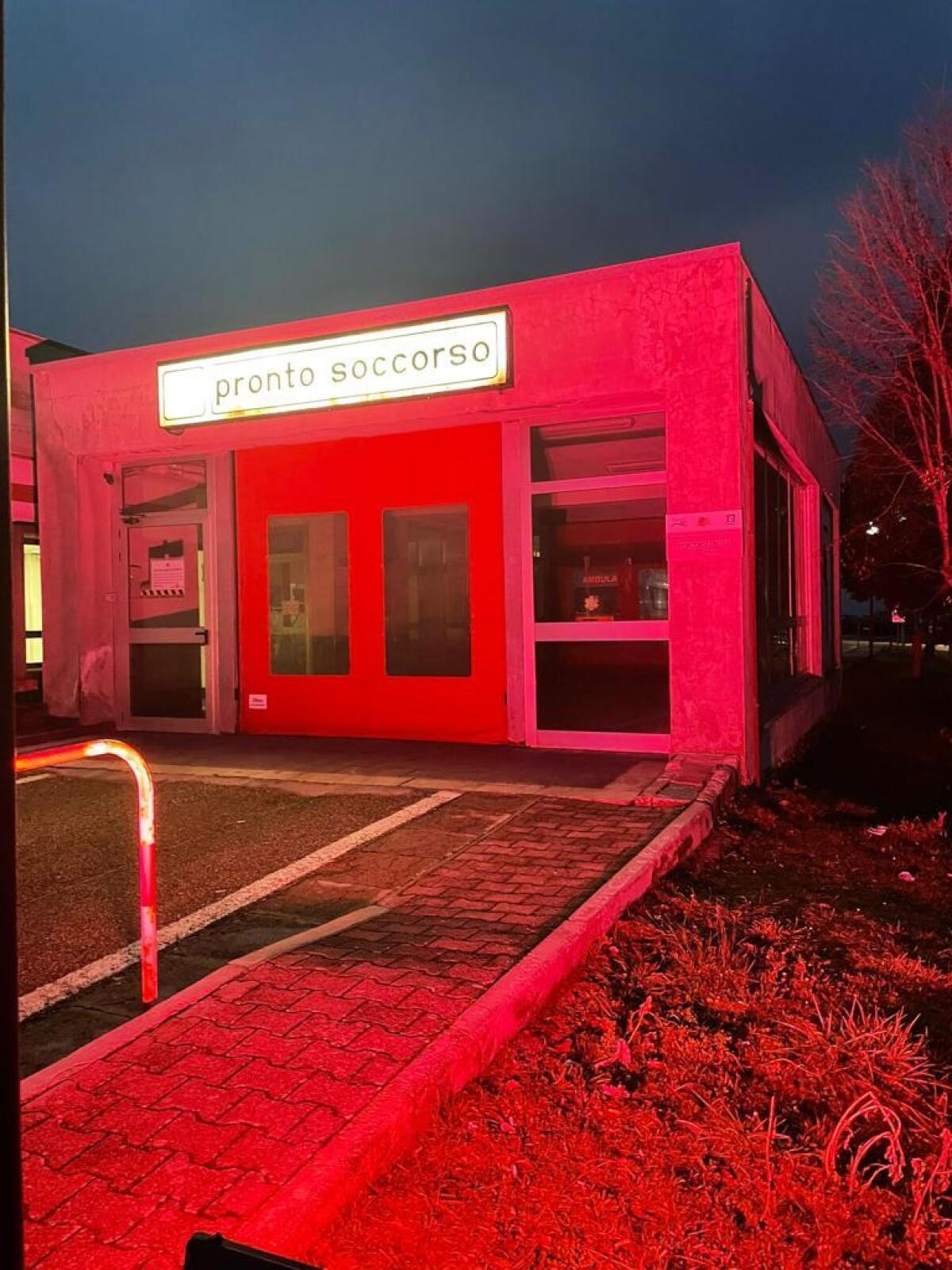 Asl di Avellino illumina di rosa i Presidi Ospedalieri di Ariano Irpino e Sant’Angelo dei Lombardi - 