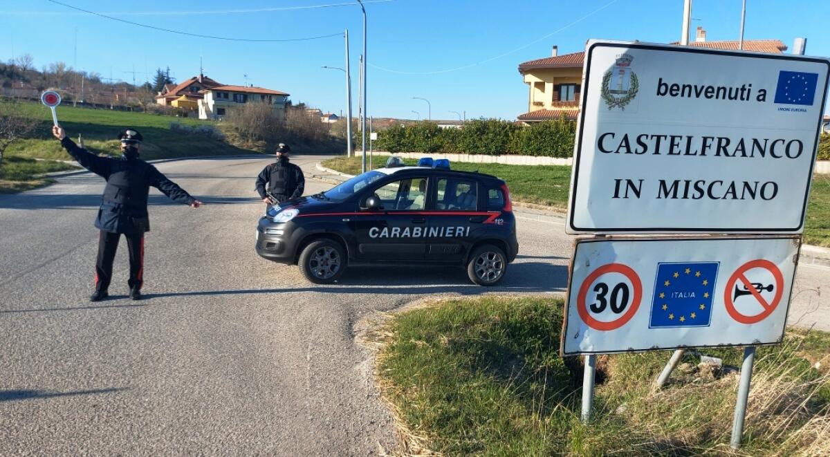 Covid. 19 enne positivo viola isolamento - 