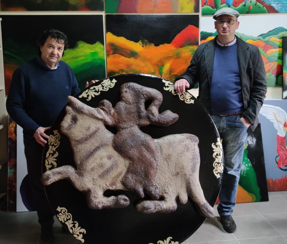 Presentata l’opera del maestro Nicola Pica; mascotte del premio internazionale Assteas. - 