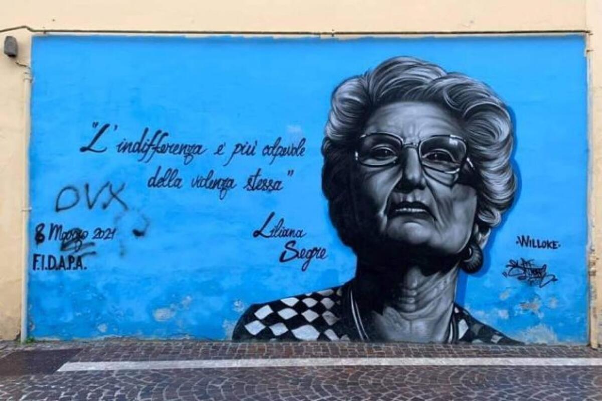 Vile atto compiuto ad Ariano Irpino contro il murale dedicato a Liliana Segre - 
