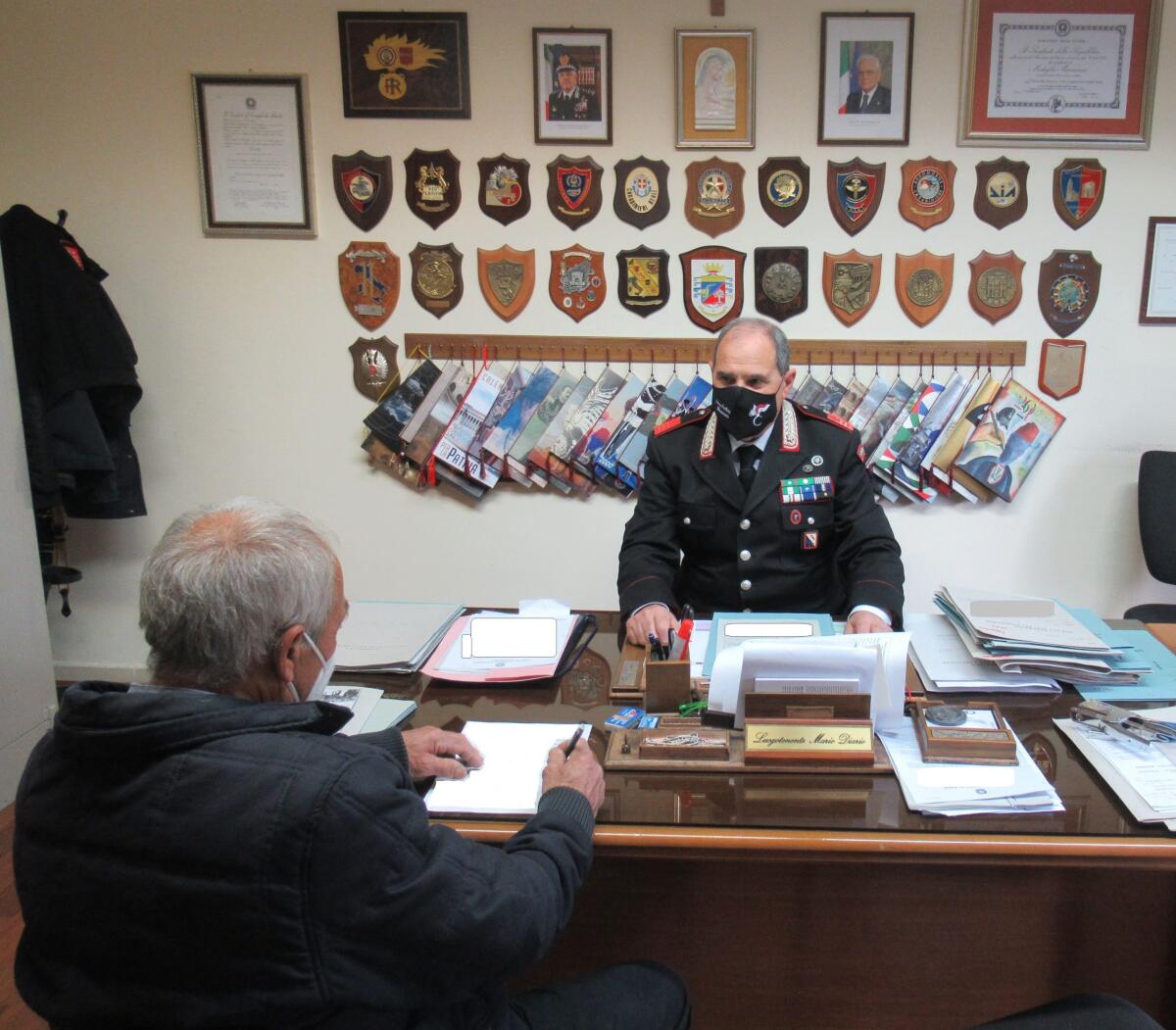 Carabinieri di Benevento in campo per la campagna vaccinale a favore degli ultrasettantenni - 