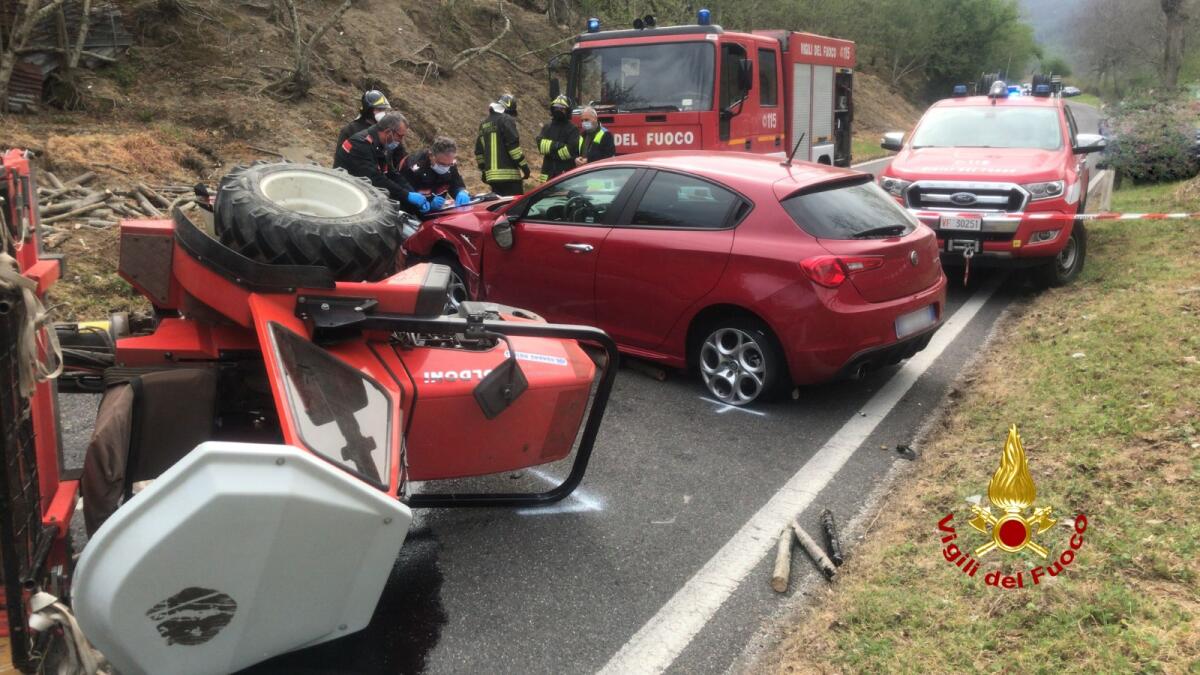 Baiano. Scontro tra auto e trattore grave un anziano del posto. - 