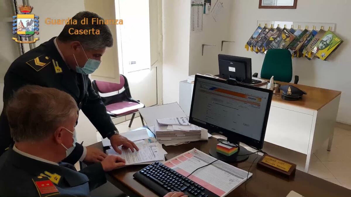 Due imprenditori napoletani frodano il fisco per 30 milioni di euro. - 