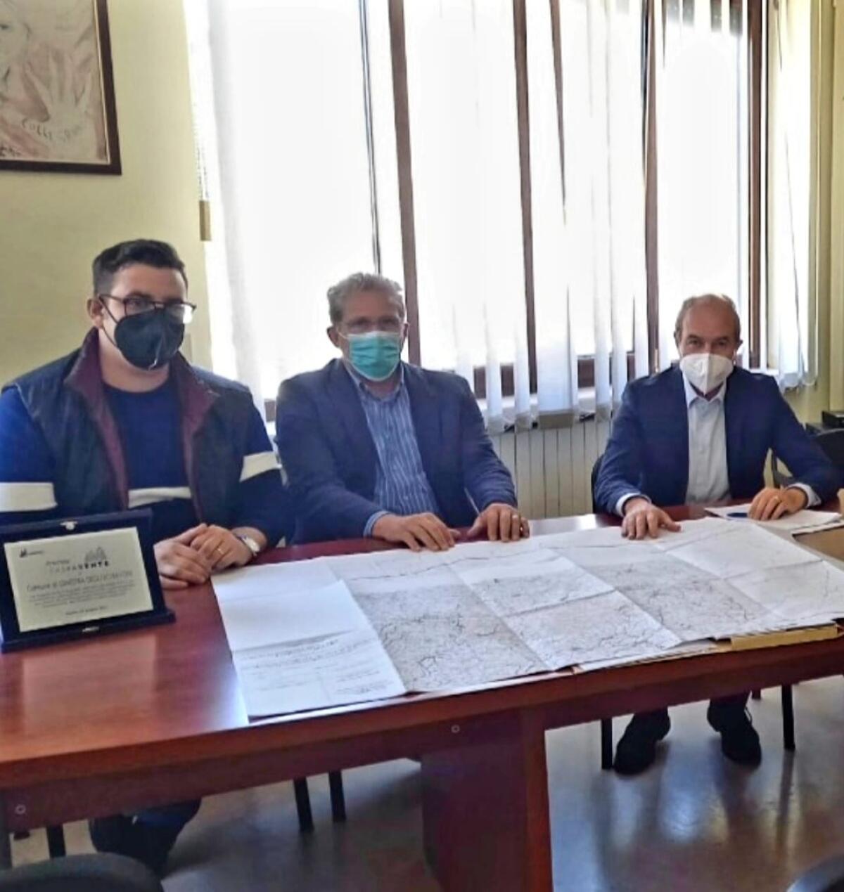 Sindaci al lavoro per garantire un migliore e più efficiente collegamento viario, tra sette Comuni siti in tre Province, tra la Campania e Puglia. - 
