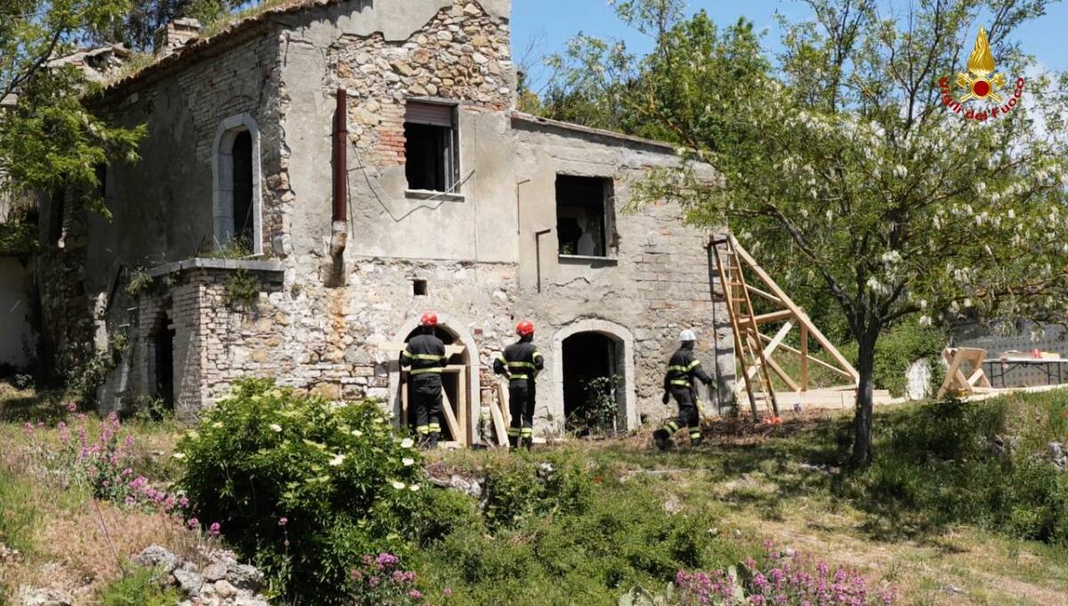 Conza della Campania. Simulazione terremoto, esercitazione Vigili del fuoco. - 