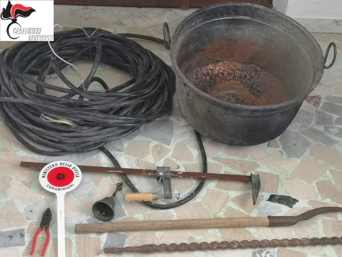 Rubano attrezzi da lavoro e oggetti in rame, in manette un 56 enne e un 20 enne - 