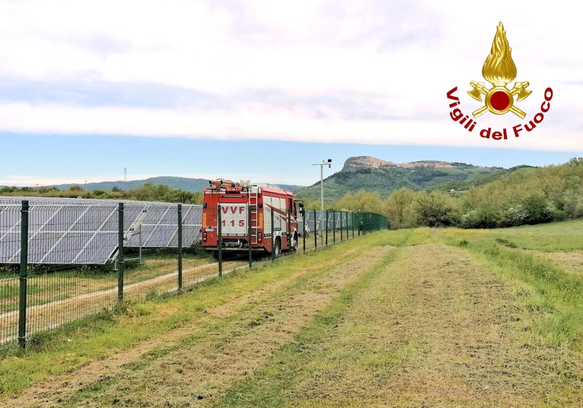 Incendio in un impianto fotovoltaico, a fuoco due quadri di controllo - 