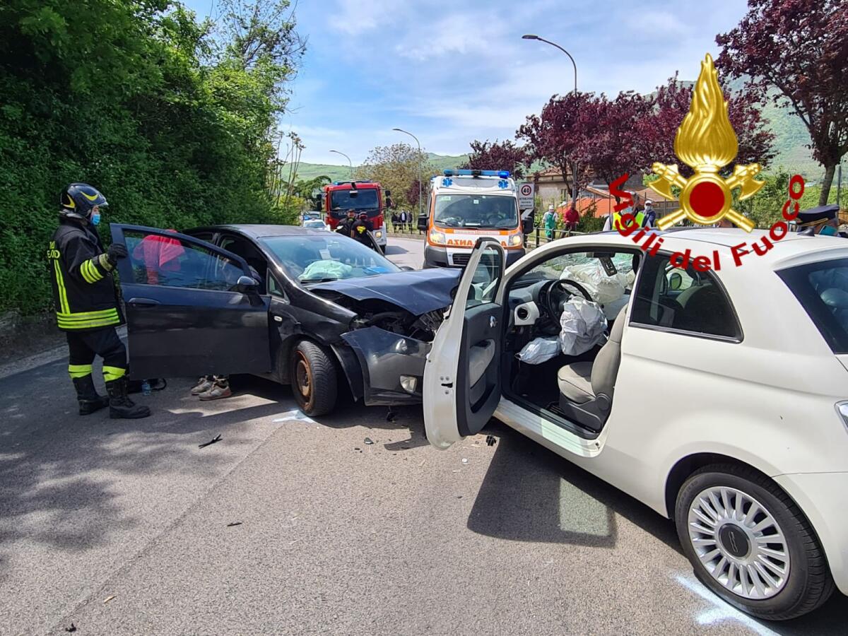 Sei persone ferite in un incidente stradale - 