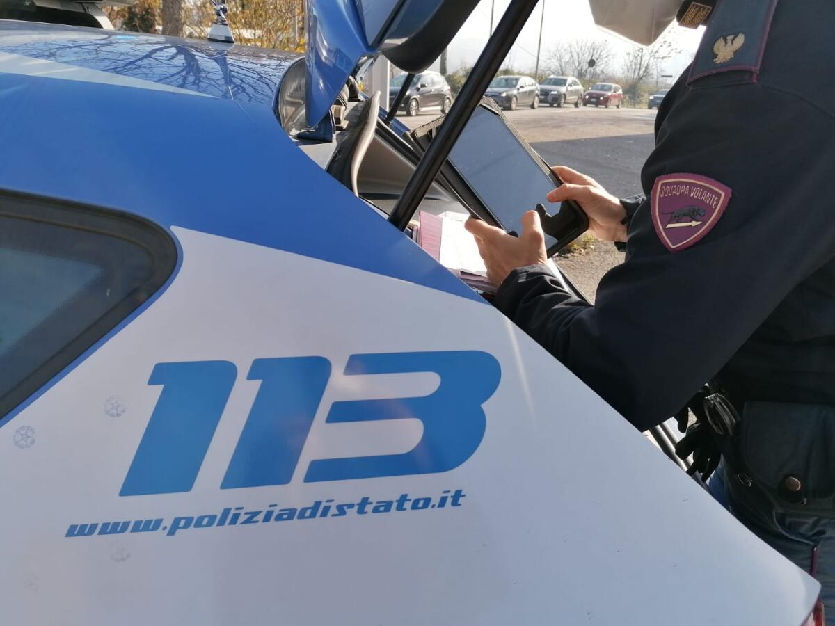 Ariano Irpino. Due persone denunciate per la truffa dello specchietto. - 