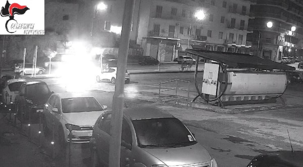 Estorsione alla Trotta Bus Service, arrestati tre giovani di Benevento - 