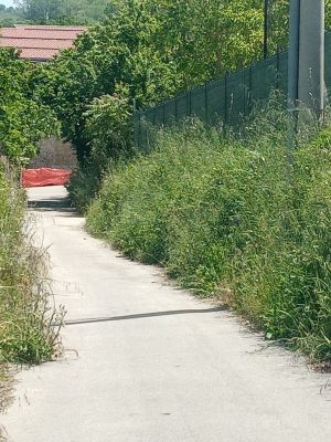 Cervinara. Non è giusto pulire solo la Villa Comunale, un lettore ci segnala lo stato di abbandono di strade e piazze