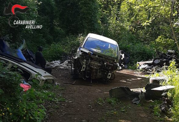 San Martino VC.. 18 enne sorpreso a smontare nel bosco una Panda rubata