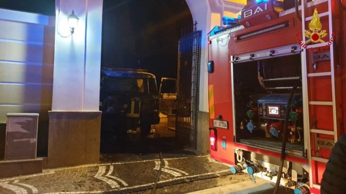 Incendiato autocarro nel cantiere del Cimitero