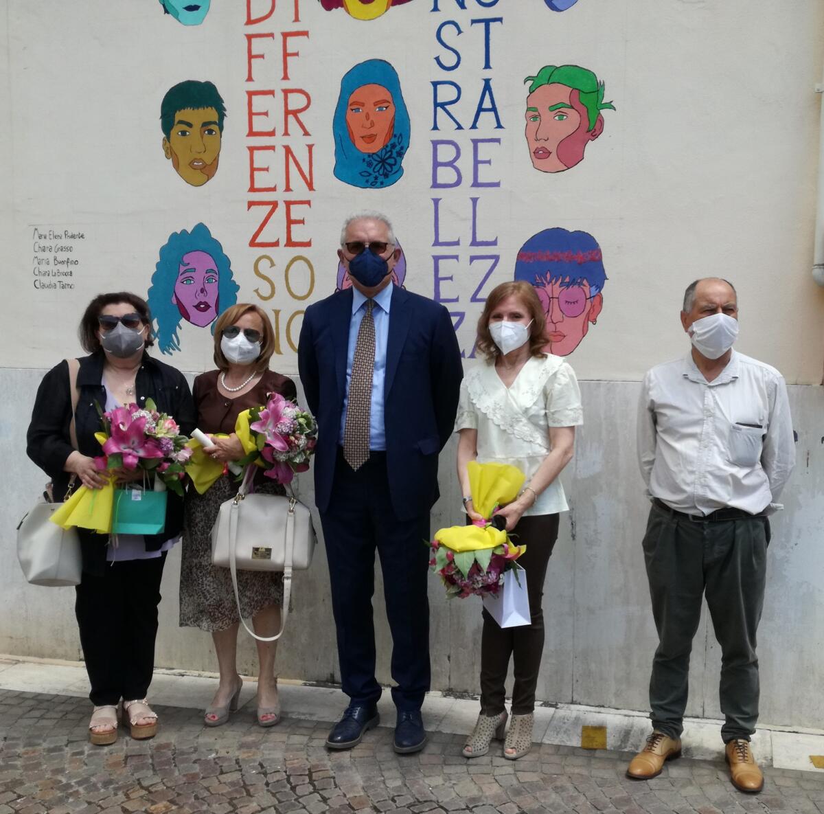 La comunità giannoniana ha salutato quattro colleghi e il Dirigente Scolastico che hanno raggiunto la meritata pensione. - 