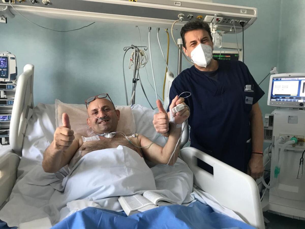 Covid. Lasciano la terapia intensiva del Moscati due pazienti, Sabino De Venezia e Salvatore Del Vecchio - 