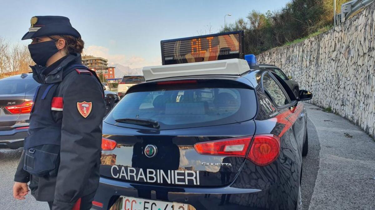 Annuncia il suicidio su WhatsApp, 40 enne salvata dai carabinieri. - 