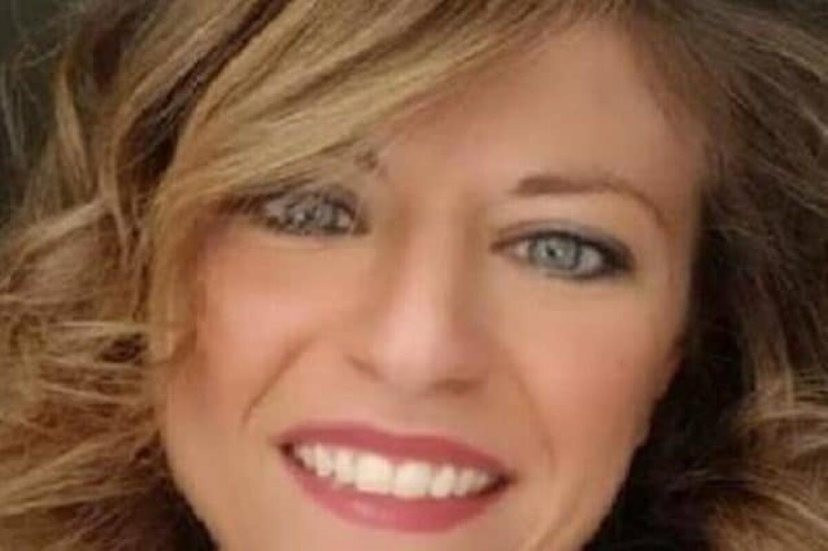 Oggi i funerali dell'insegnante morta per salvare la figlia - 