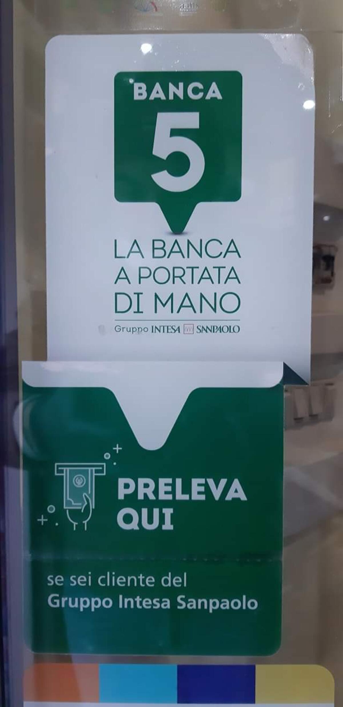 Cervinara. Per clienti Banca Intesa servizio bancomat può essere utilizzato presso " Fumo e Fortuna " in via Roma 74 - 
