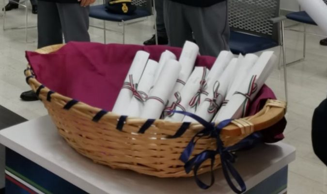 Il Questore di Benevento, Luigi Bonagura, ha consegnato ad alcuni dipendenti, i premi concessi dal Capo della Polizia