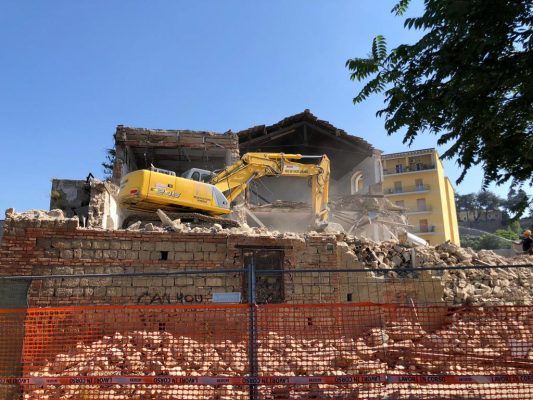 Benevento. Civico 22: i cittadini non dormono