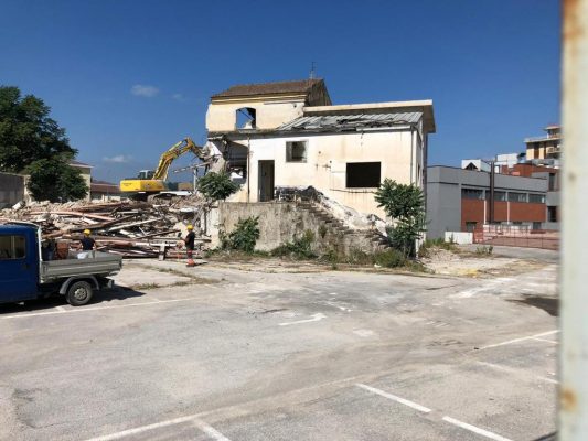 Benevento. Civico 22: i cittadini non dormono