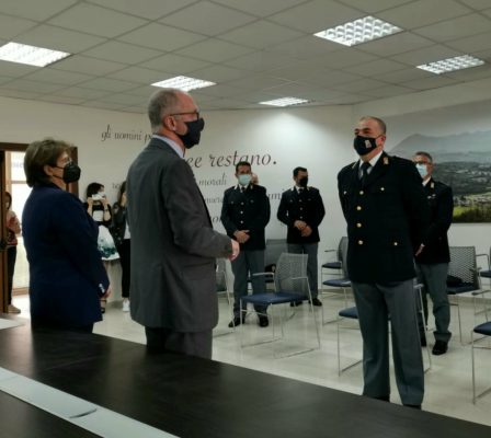 Il Questore di Benevento, Luigi Bonagura, ha consegnato ad alcuni dipendenti, i premi concessi dal Capo della Polizia