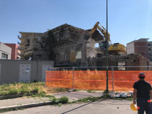 Benevento. Civico 22: i cittadini non dormono