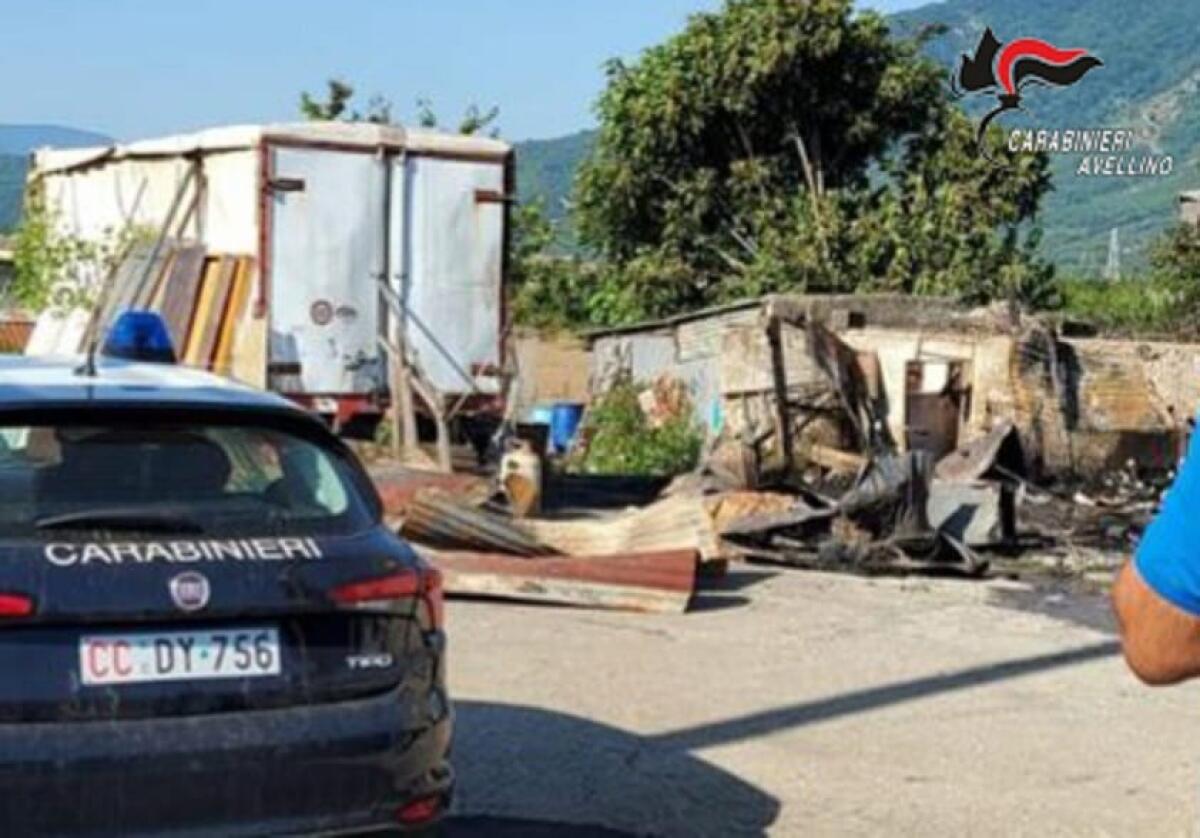 Incendio doloso a Montoro di un deposito adibito a ricovero di attrezzi e di galline - 