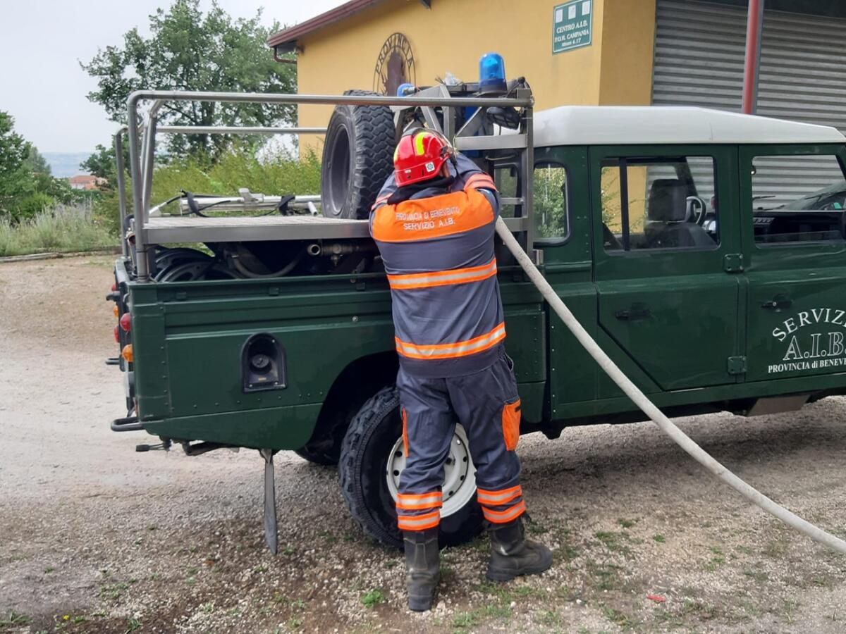Intervento dell'antincendio boschivo in Località San Giovanni di Apollosa - 