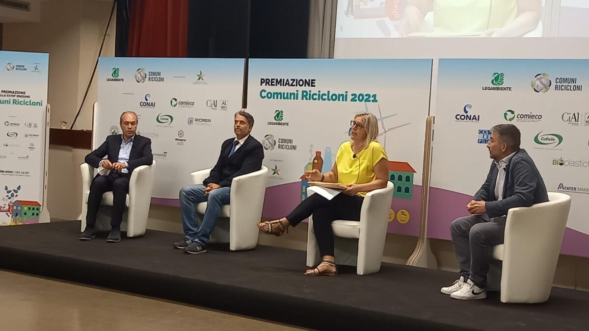 Comuni Ricicloni: premio a Ginestra degli Schiavoni. - 
