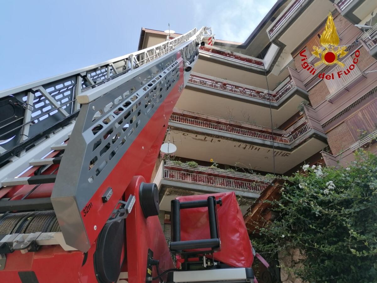Incendio in una casa al Parco Abate  ad Avellino - 