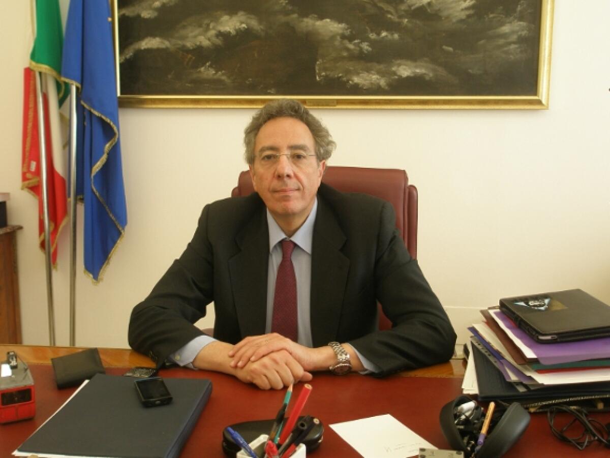 Visita del Prefetto Valentini alla sala operativa della Guardia di Finanza di Napoli - 